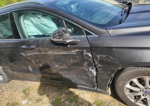 Ford Mondeo cena 30000 przebieg: 331245, rok produkcji 2015 z Zwierzyniec małe 137